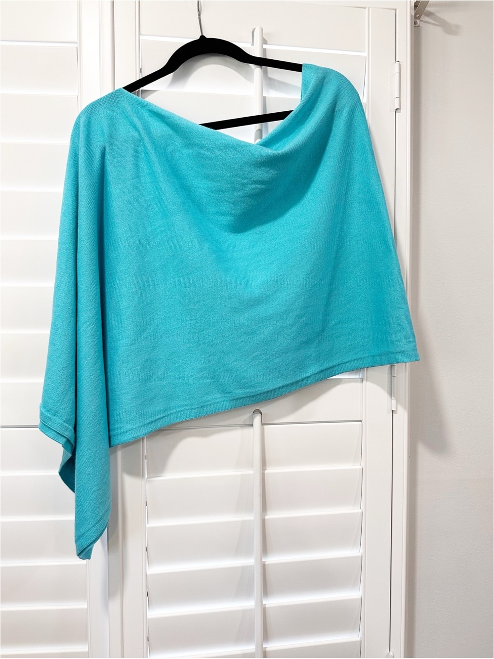 Caroline Grace Aqua Cashmere Blend Poncho Wrap Shawl One Size Soft Knit Light